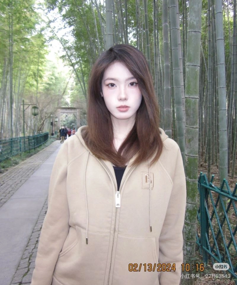 Lightweight Burberry Outwear 103120