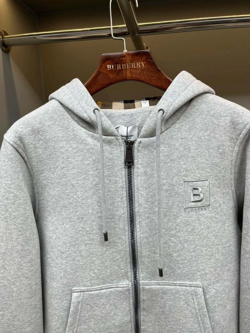 Sleek Burberry Outwear 103132