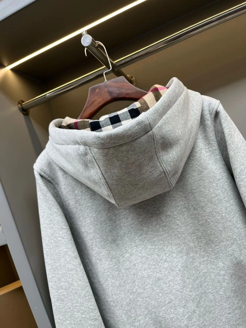 Sleek Burberry Outwear 103132