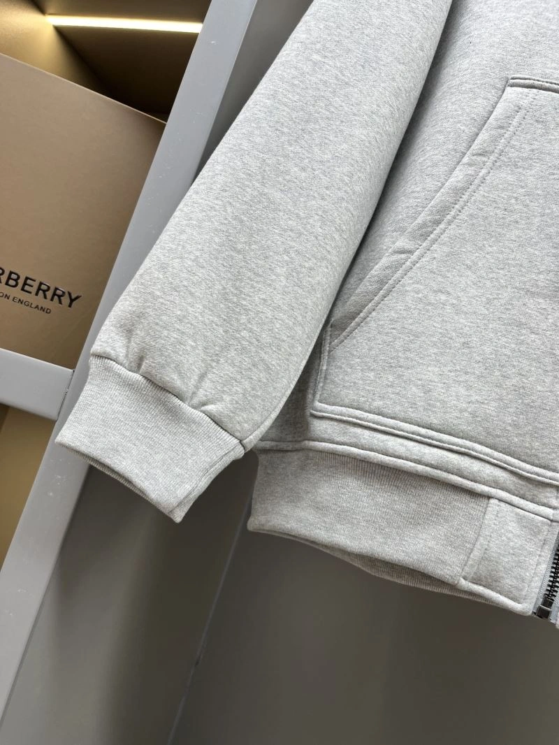 Sleek Burberry Outwear 103132