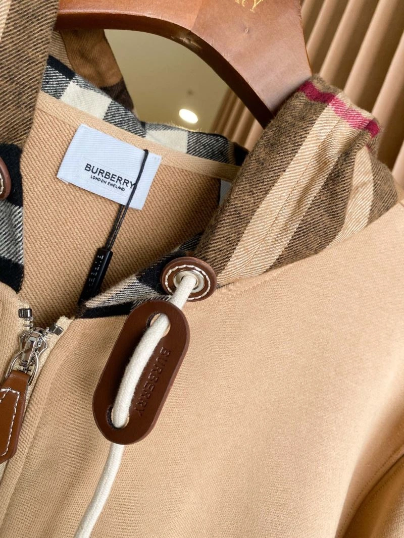 Chic Burberry Outwear 103135