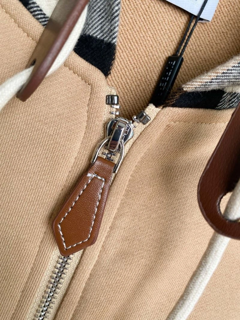 Chic Burberry Outwear 103135