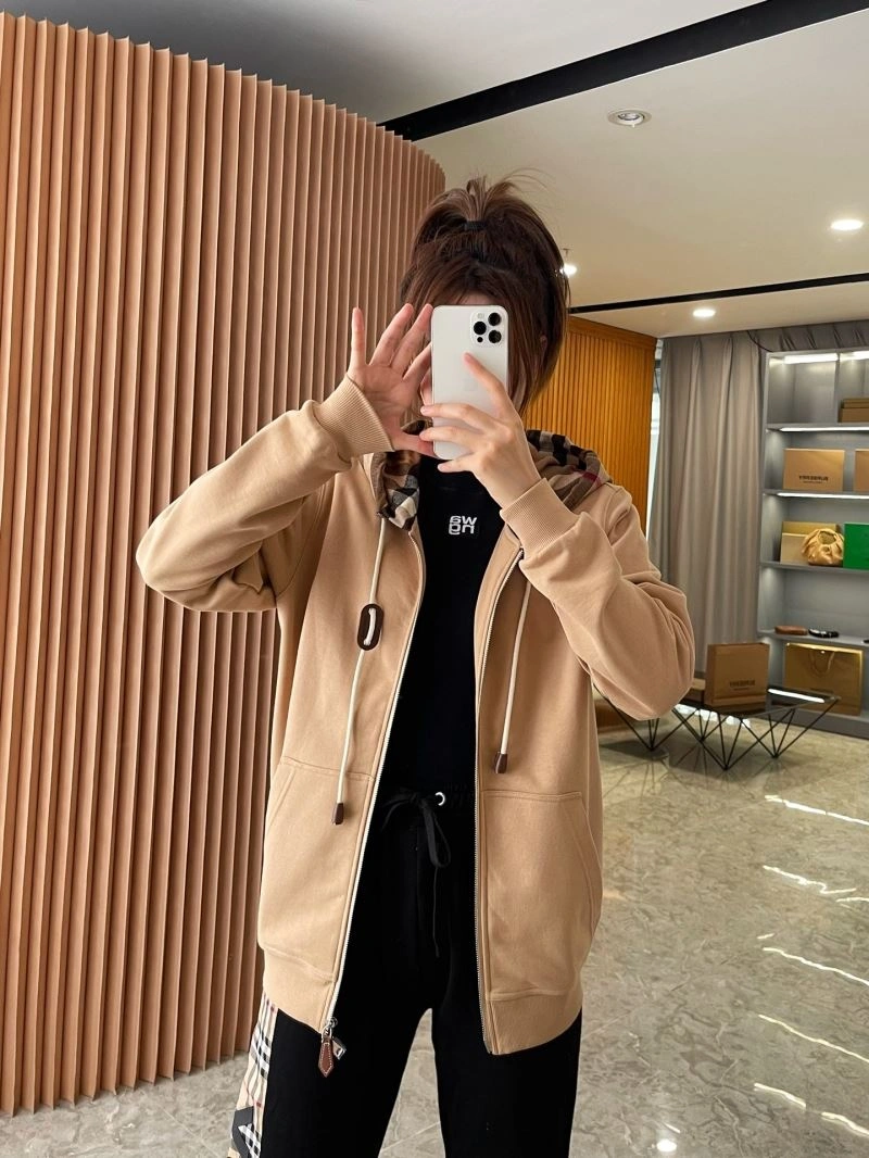 Chic Burberry Outwear 103135