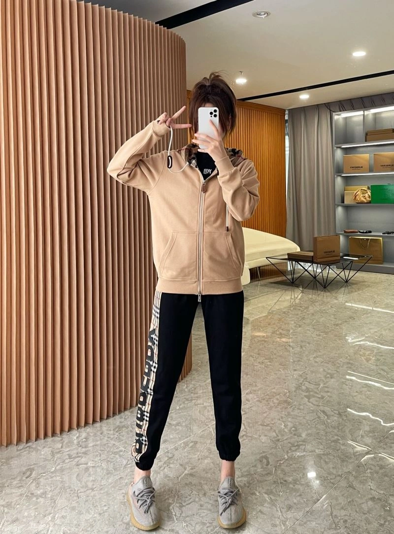 Chic Burberry Outwear 103135