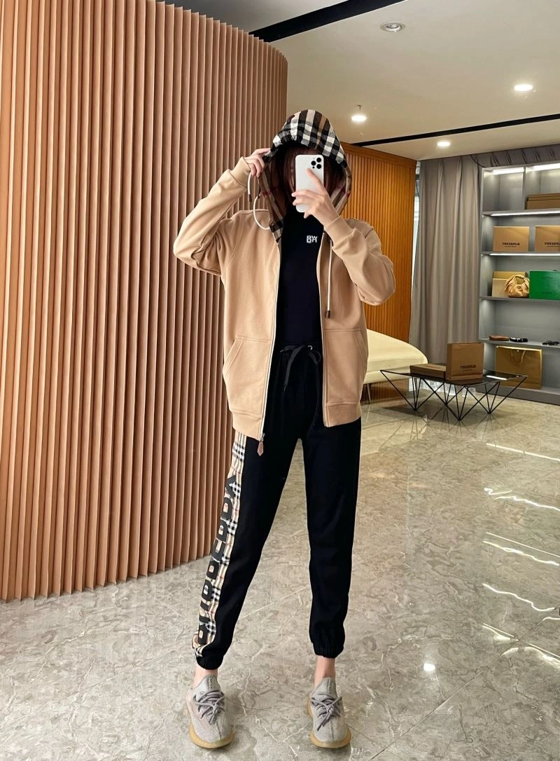 Chic Burberry Outwear 103135