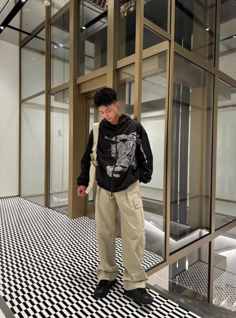 Burberry Outwear ModernLook 103097