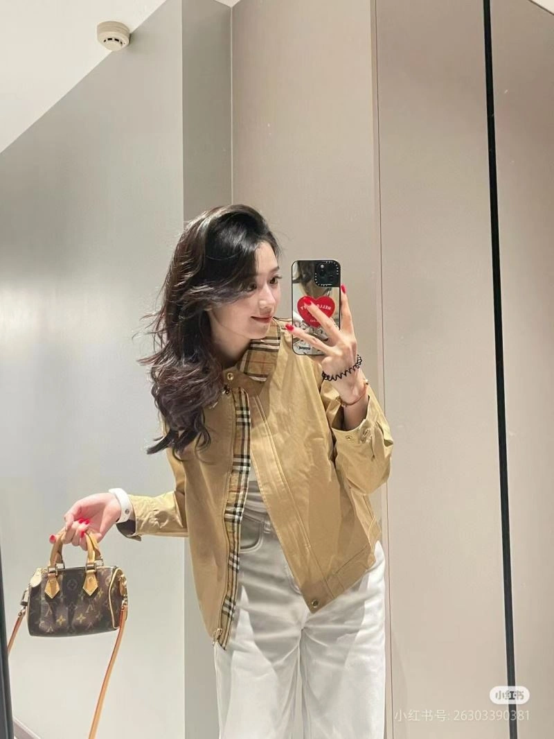 Burberry Outwear Soft 103099