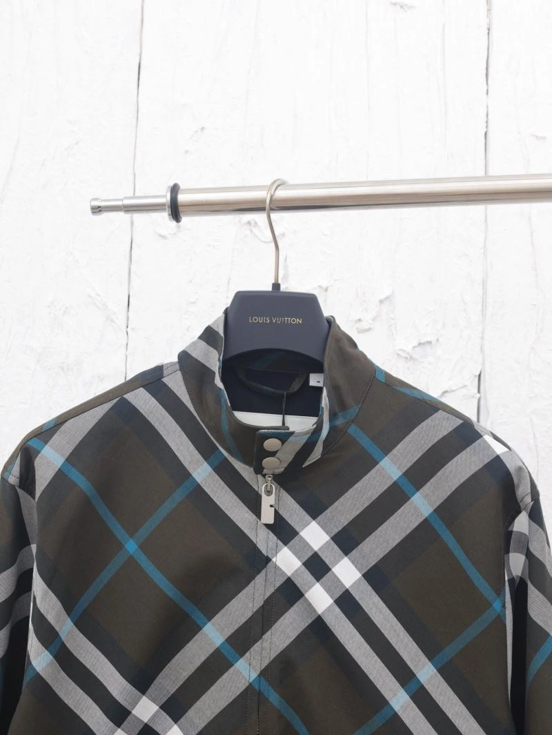 Burberry Outwear Cozy 103090