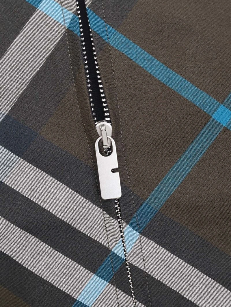 Burberry Outwear Cozy 103090