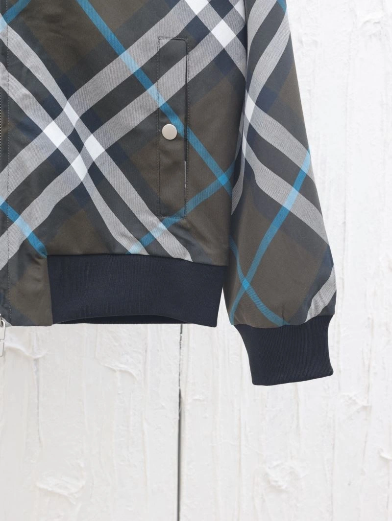 Burberry Outwear Cozy 103090