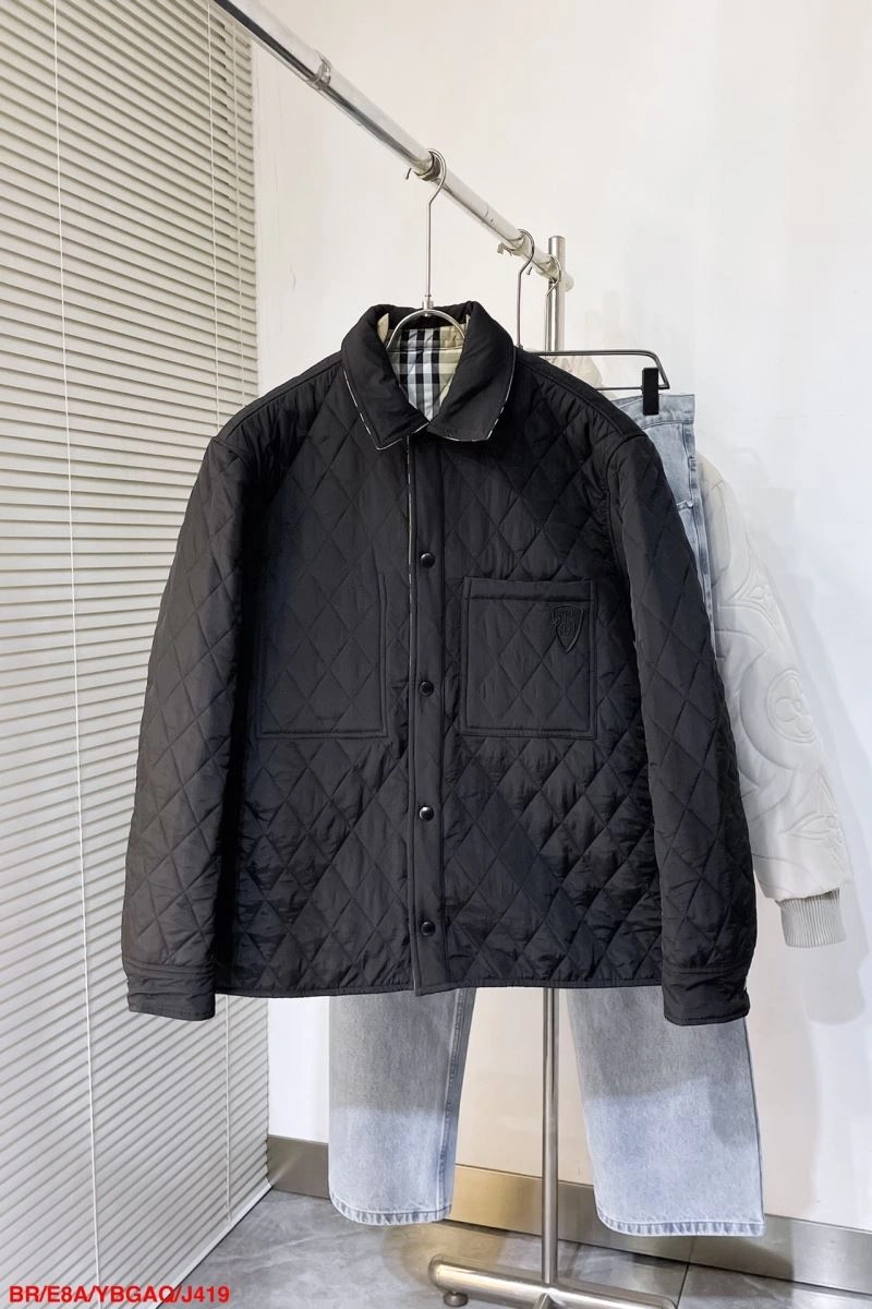 Minimalist Burberry Outwear 105589