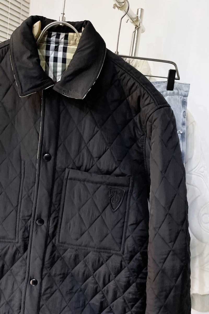 Minimalist Burberry Outwear 105589