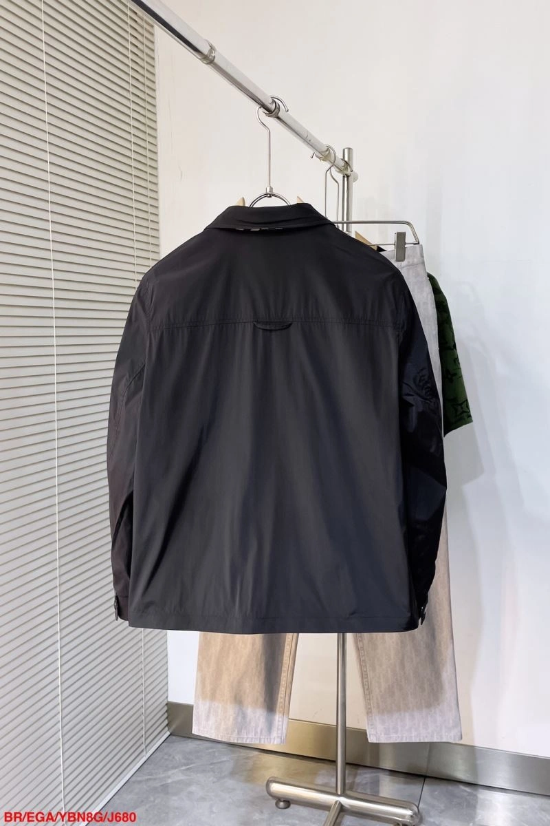 Effortless Burberry Outwear 105606