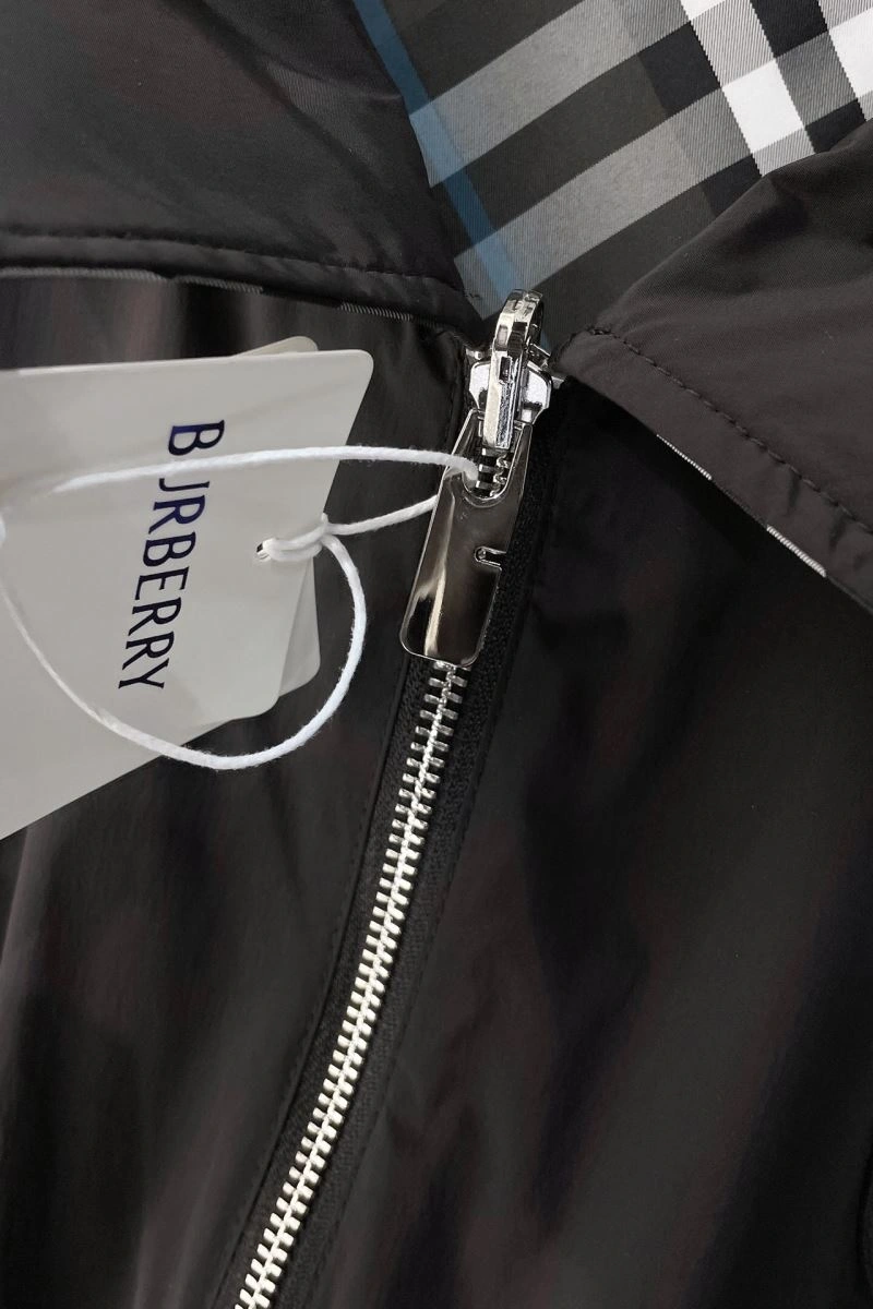Effortless Burberry Outwear 105606