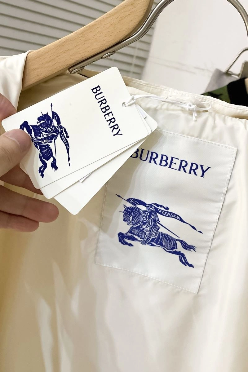 Burberry Outwear Efficient 105583