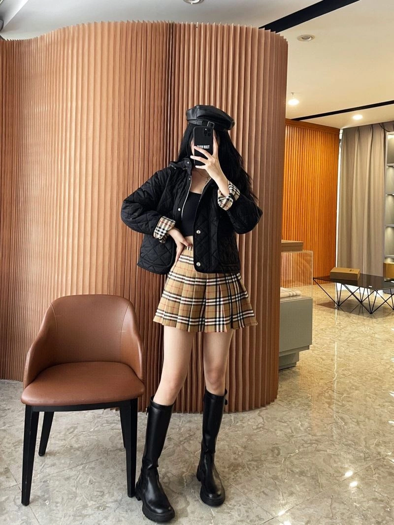 Upgraded Burberry Outwear 105570