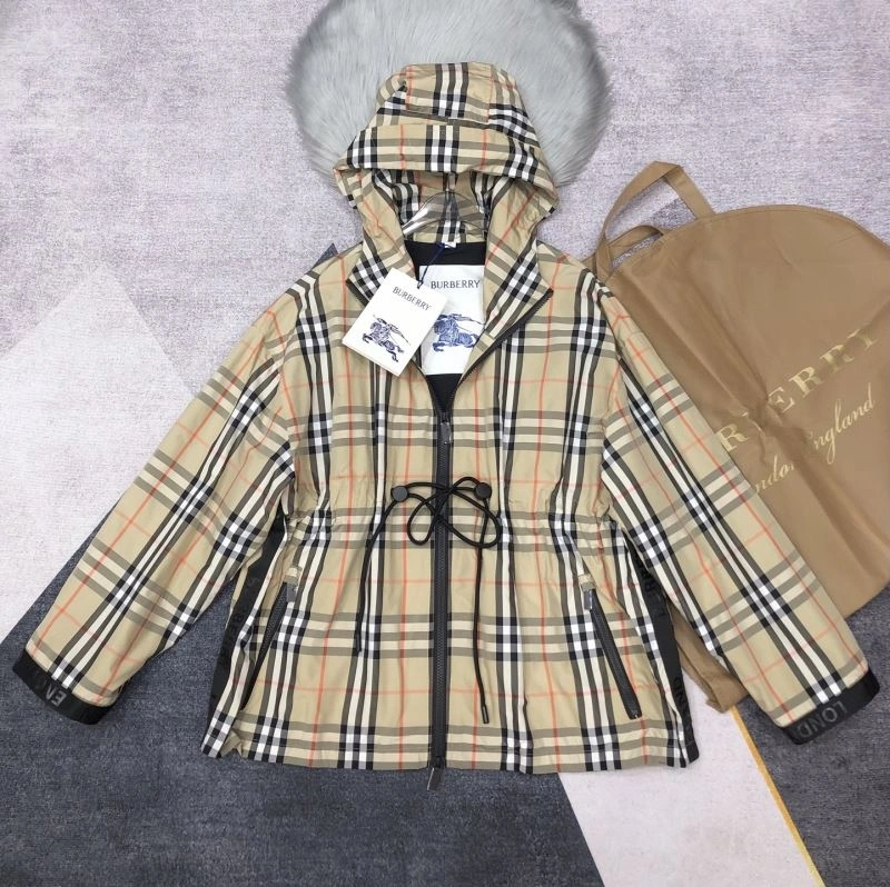 Burberry Outwear Packable 105574