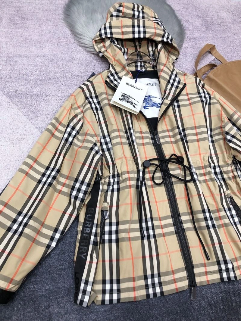 Burberry Outwear Packable 105574