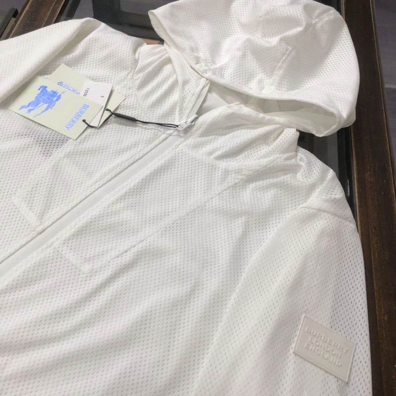 Burberry Outwear Modern 105611