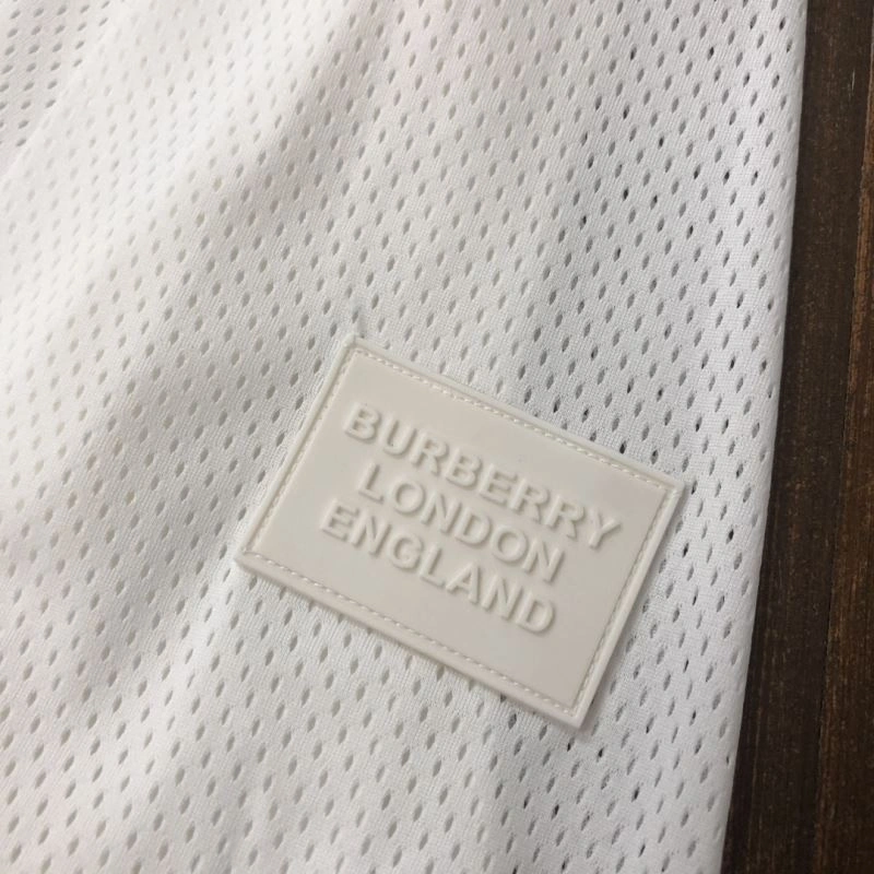 Burberry Outwear Modern 105611