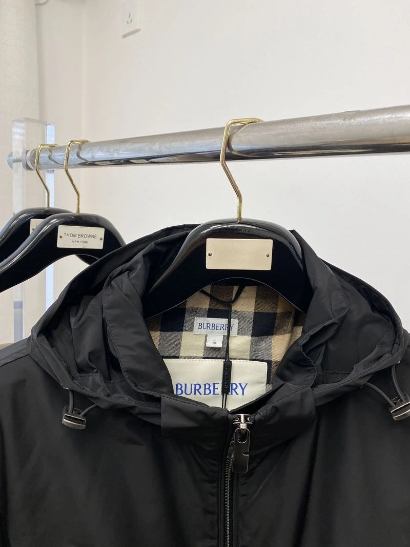 Burberry Outwear Flexible 105568