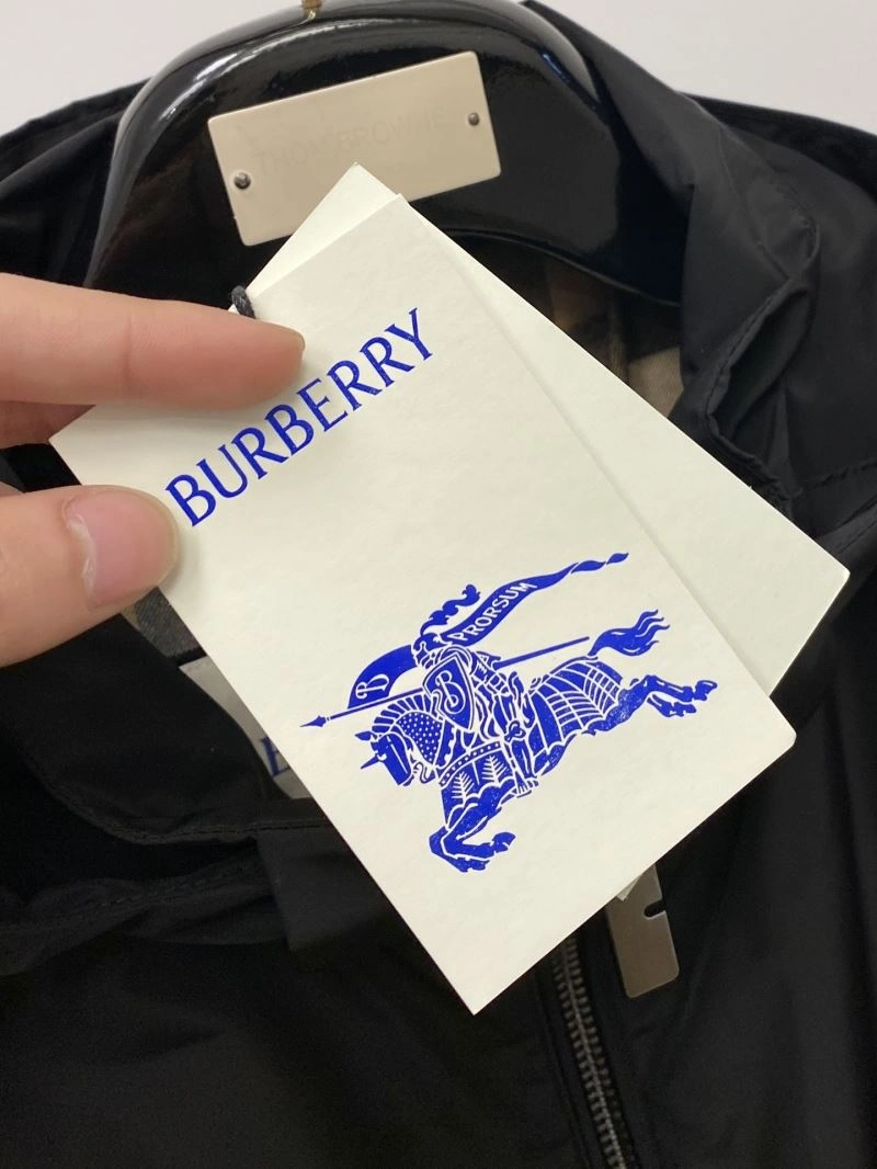 Burberry Outwear Flexible 105568