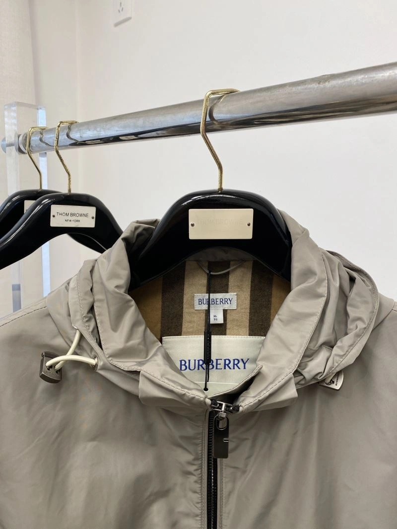 Burberry Outwear Bright 105569