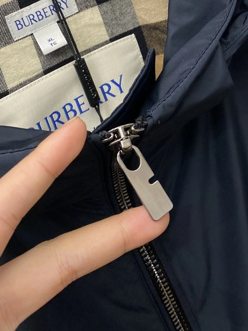 Breathable Burberry Outwear 105579