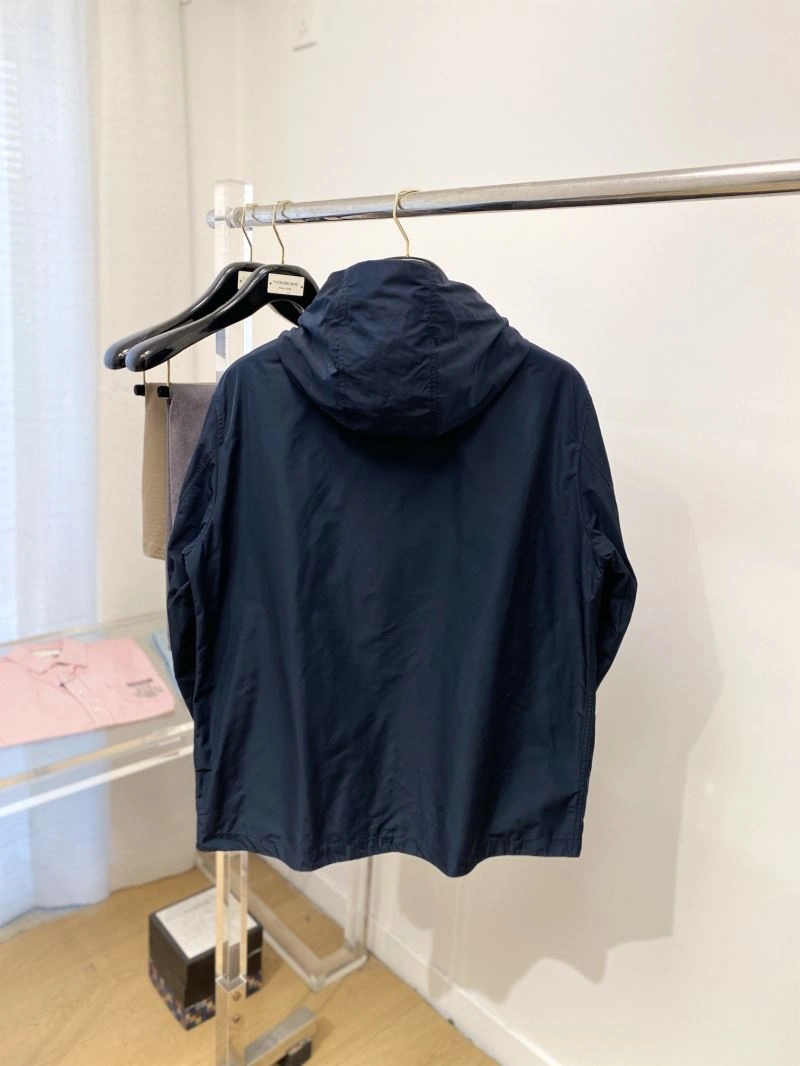 Breathable Burberry Outwear 105579