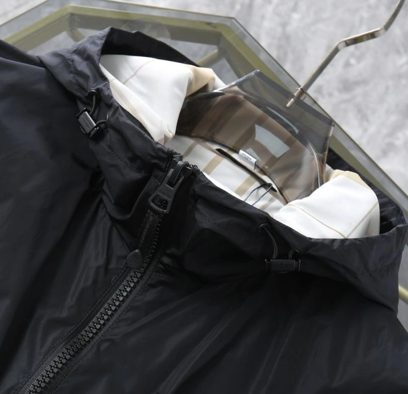 Lightweight Burberry Outwear 105580