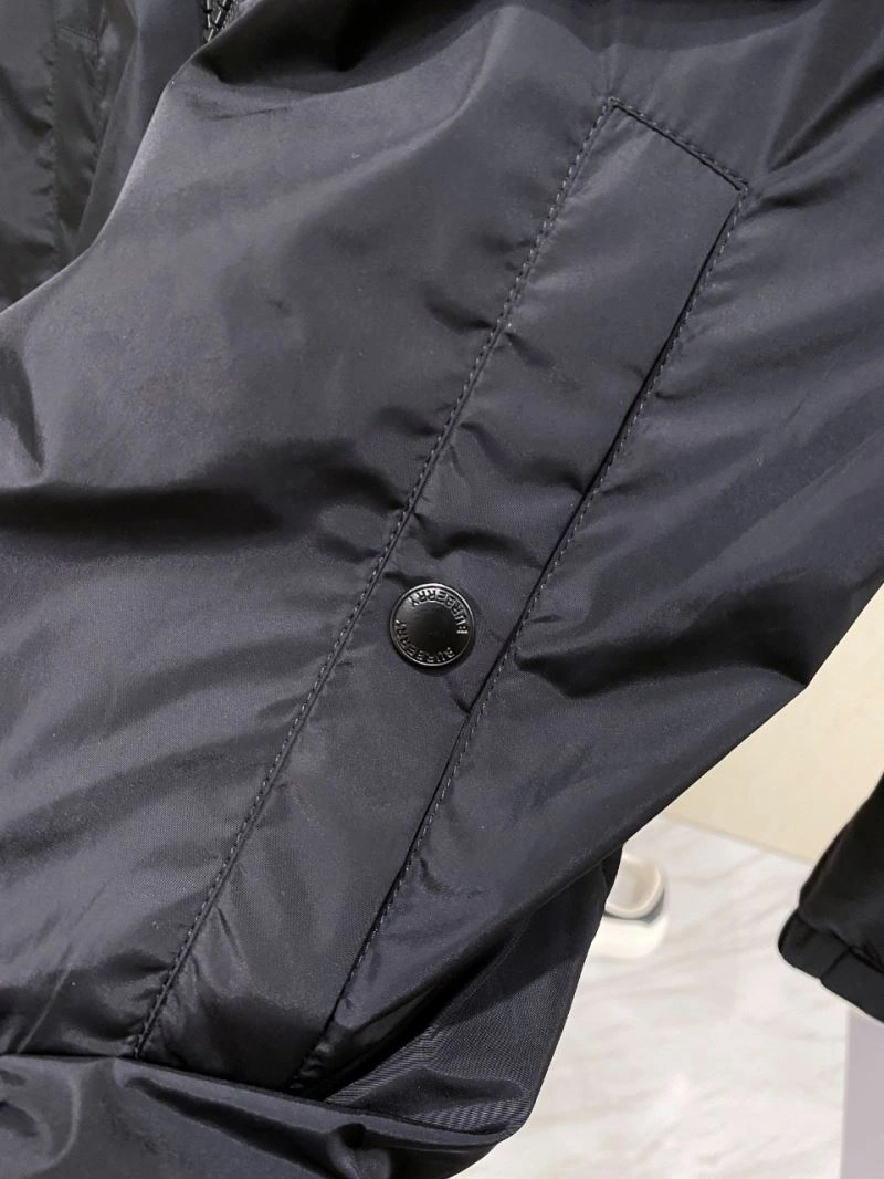 Reliable Burberry Outwear 105560