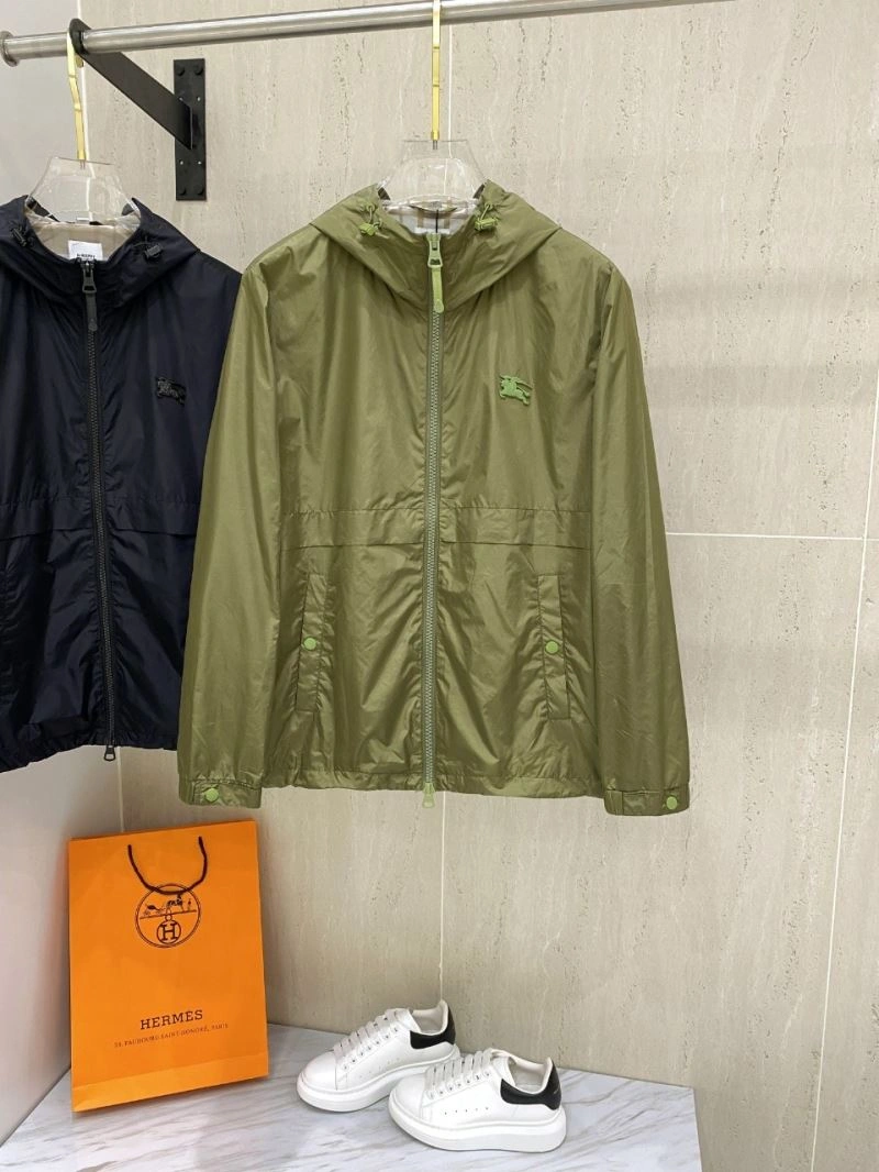 Effortless Burberry Outwear 105559