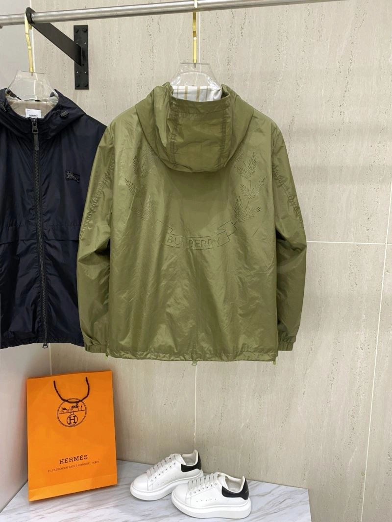 Effortless Burberry Outwear 105559