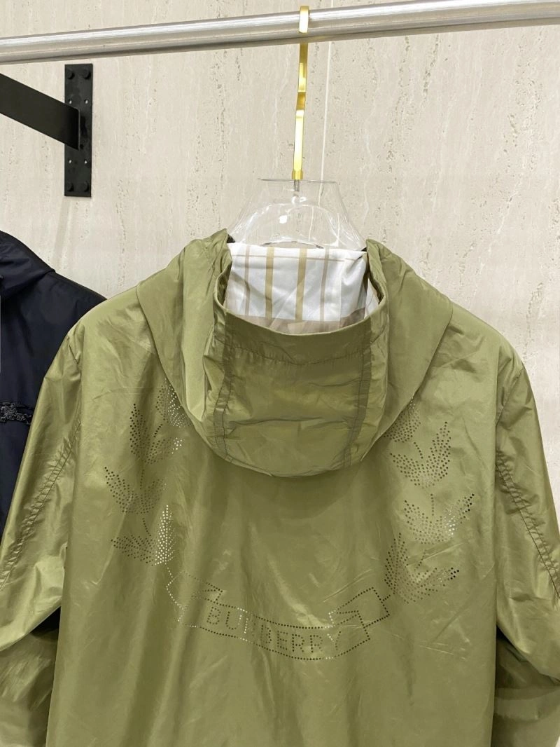 Effortless Burberry Outwear 105559