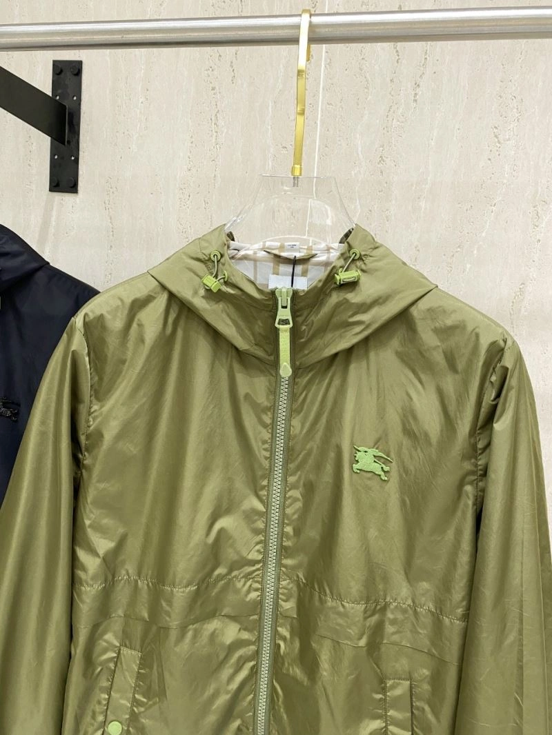 Effortless Burberry Outwear 105559