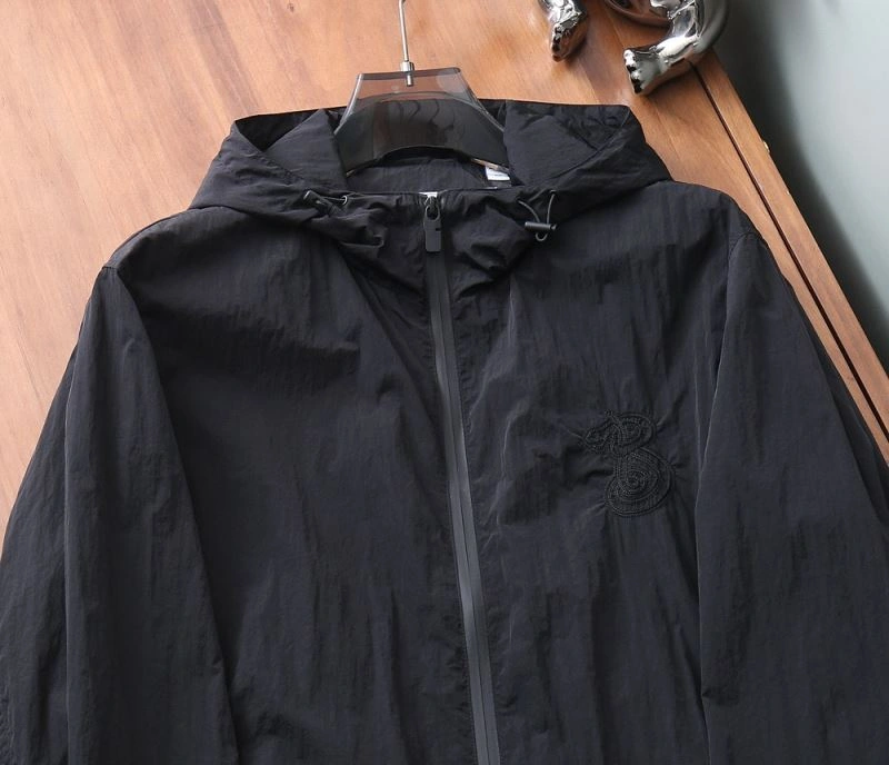 Supportive Burberry Outwear 105556