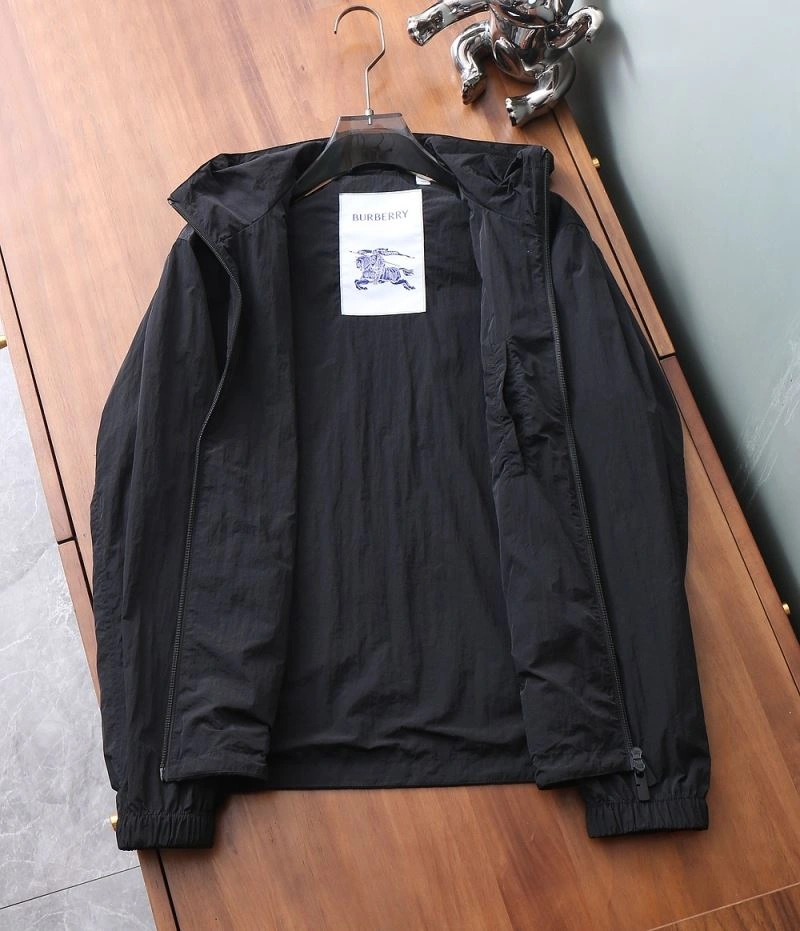 Supportive Burberry Outwear 105556
