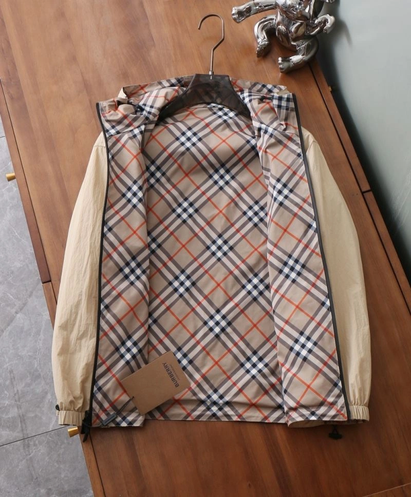 Chic Burberry Outwear 105542