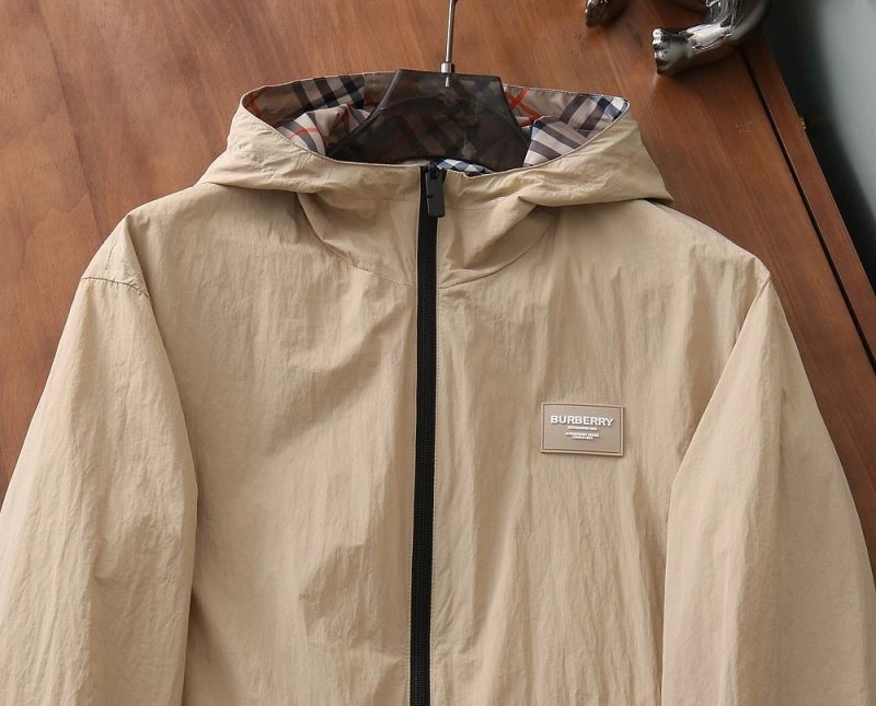 Burberry Outwear ComfortFit 105551
