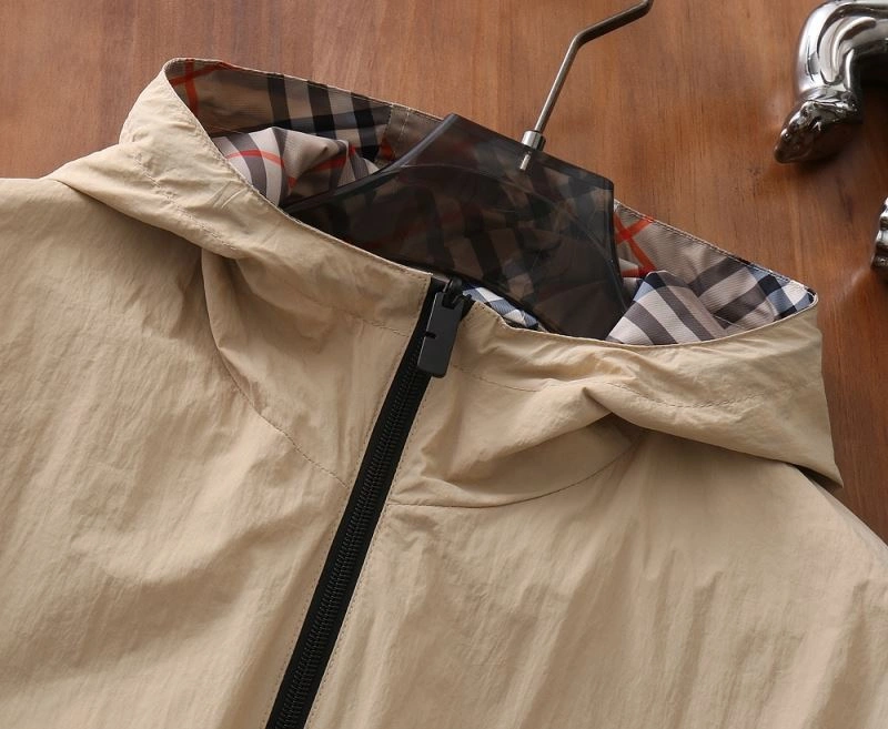 Burberry Outwear ComfortFit 105551