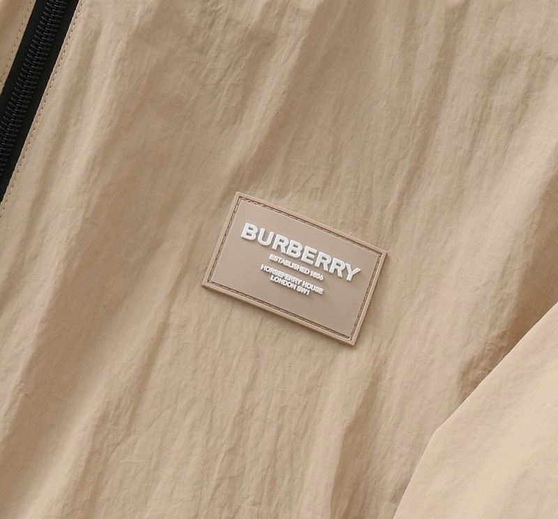 Burberry Outwear ComfortFit 105551