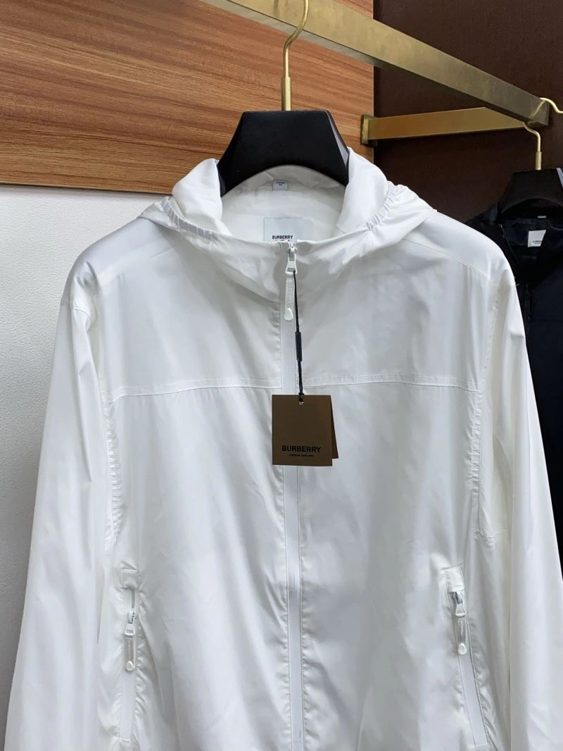 Soft Burberry Outwear 105548