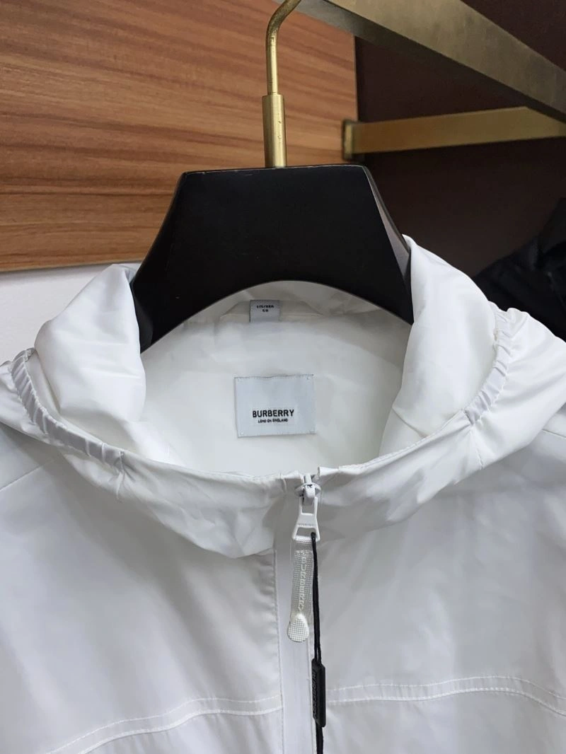 Soft Burberry Outwear 105548