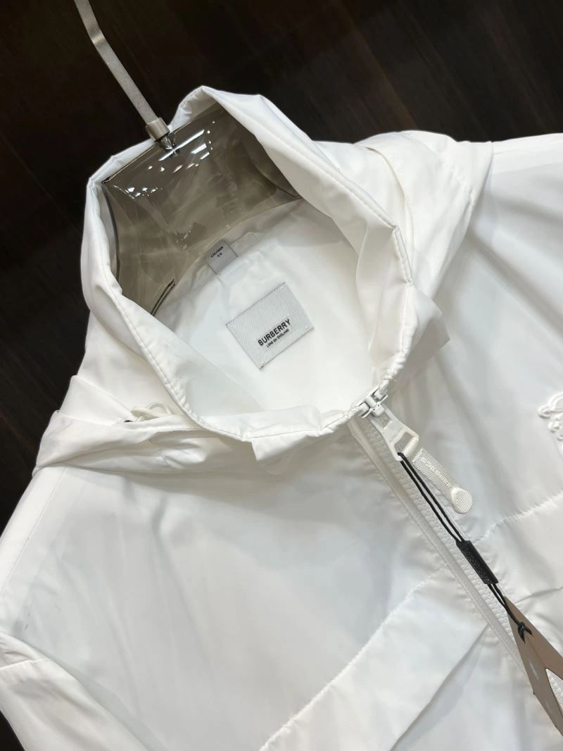 Burberry Outwear EyeCatching 105549
