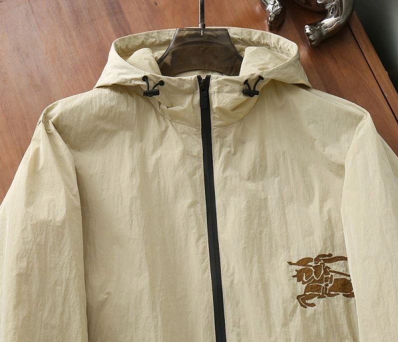 ZipUp Burberry Outwear 105550