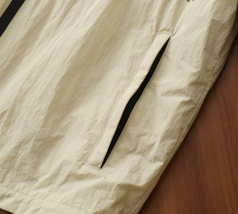 ZipUp Burberry Outwear 105550