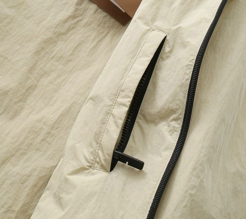 ZipUp Burberry Outwear 105550