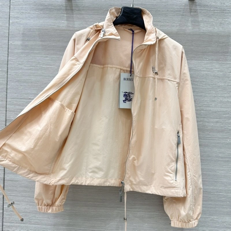 Timeless Burberry Outwear 99197