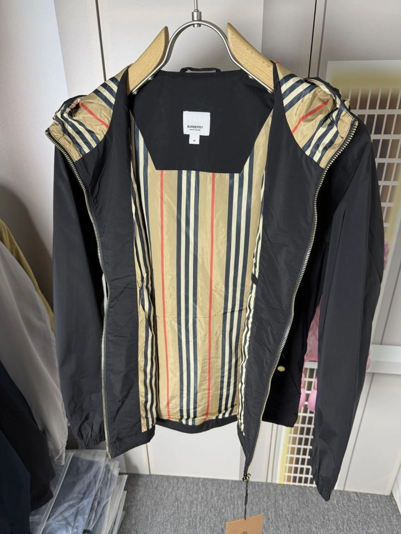 TimelessDesign Burberry Outwear 102774