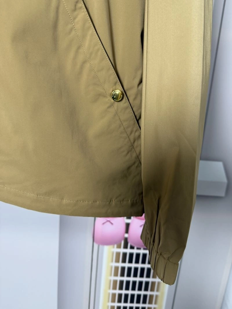 Timeless Burberry Outwear 102771